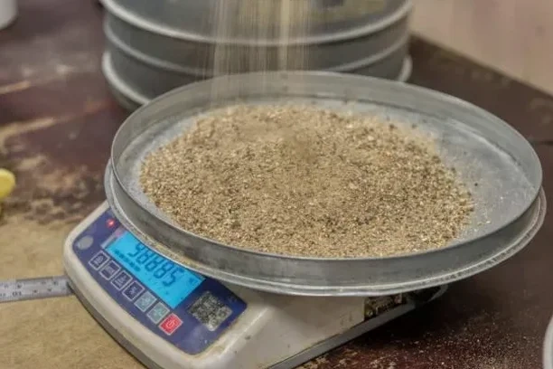 Analyse granulométrique à Cholet — laboratoire accrédité pour sols sableux du Bocage